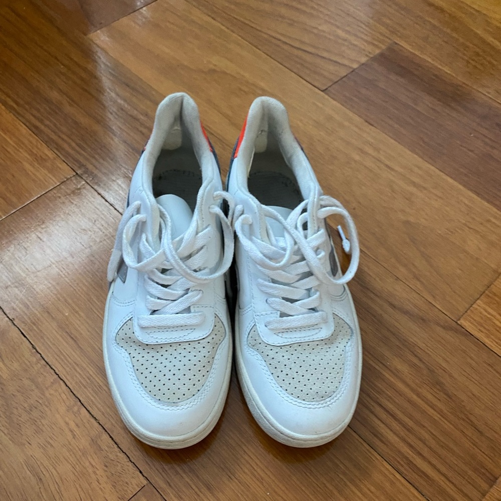 VEJA Sneakers